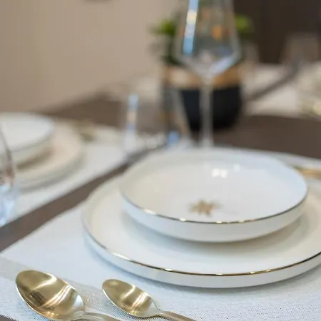 Luxury And Exclusive Bovio Square House Apartamento *