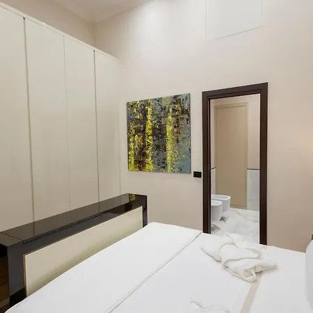 Luxury And Exclusive Bovio Square House * Nápoles