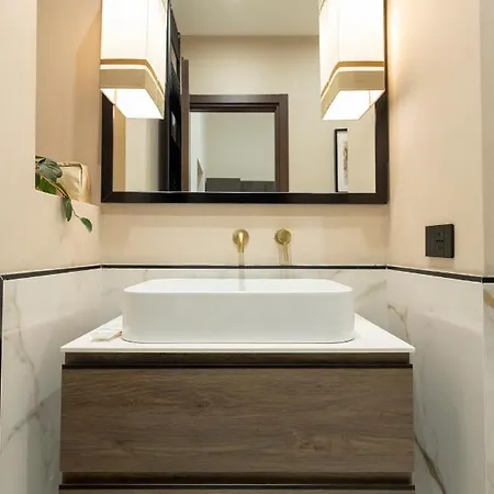 Luxury And Exclusive Bovio Square House * Nápoles