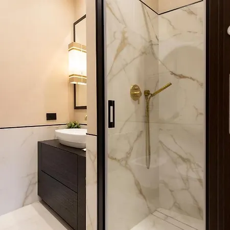 Luxury And Exclusive Bovio Square House Apartamento