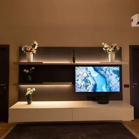 Luxury And Exclusive Bovio Square House Apartamento