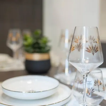 Luxury And Exclusive Bovio Square House *